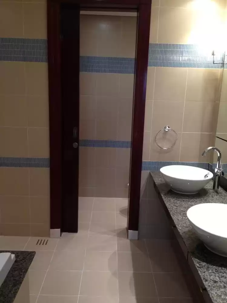 Residential Ready Property 2 Bedrooms S/F Apartment  for rent in Doha #18551 - 1  image 