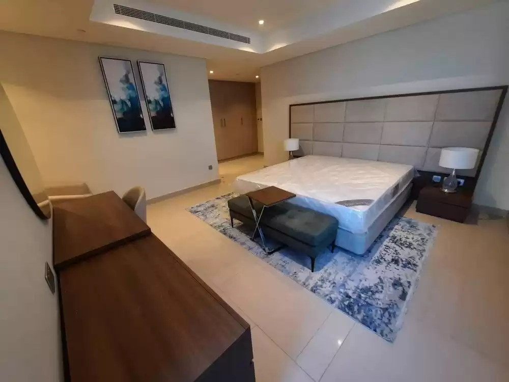 yerleşim Hazır Mülk 2 yatak odası F/F Apartman  kiralık içinde Doha #18562 - 1  image 
