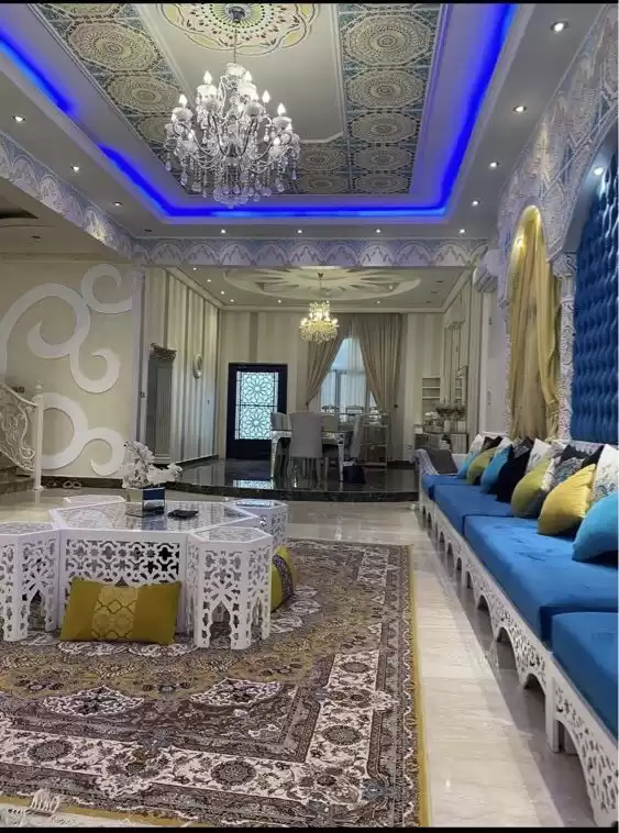 Résidentiel Propriété prête 7+ chambres F / F Villa autonome  à vendre au Al-Sadd , Doha #18569 - 1  image 