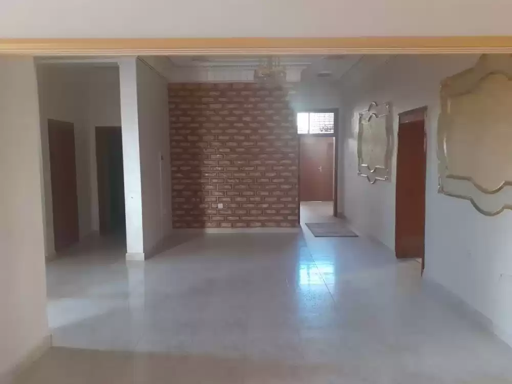 Residential Ready Property 7 Bedrooms U/F Standalone Villa  for sale in Doha #18575 - 1  image 