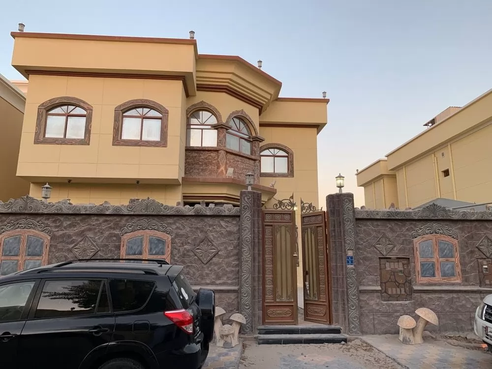 Residential Ready Property 6 Bedrooms S/F Standalone Villa  for sale in Doha #18579 - 1  image 