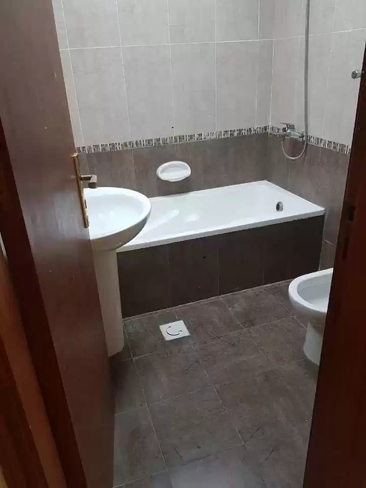 Residential Ready Property 1 Bedroom U/F Apartment  for rent in Al Sadd , Doha #18620 - 1  image 