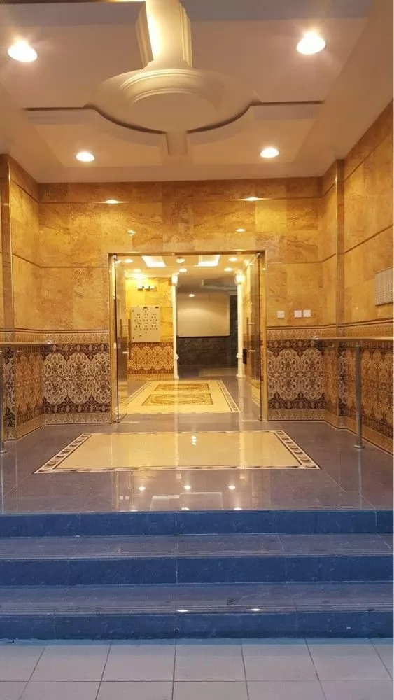 Residential Ready Property 2 Bedrooms U/F Apartment  for rent in Al Wakrah #18622 - 1  image 