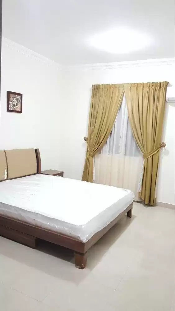 Residential Ready Property 2 Bedrooms F/F Apartment  for rent in Al Sadd , Doha #18624 - 1  image 