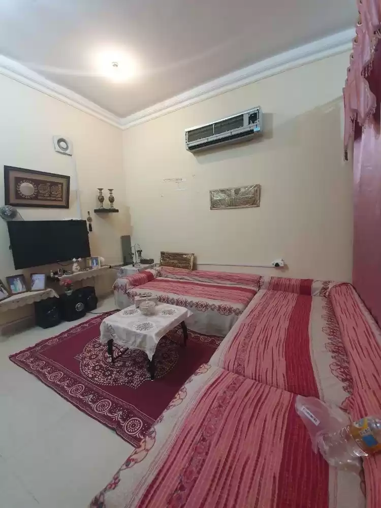Wohn Klaar eigendom 1 Schlafzimmer F/F Wohnung  zu vermieten in Doha #18647 - 1  image 