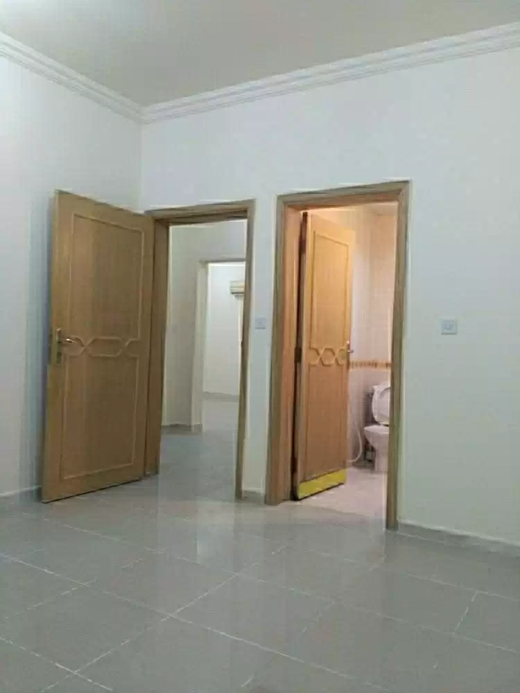 Residential Ready Property 2 Bedrooms U/F Apartment  for rent in Al Sadd , Doha #18649 - 1  image 