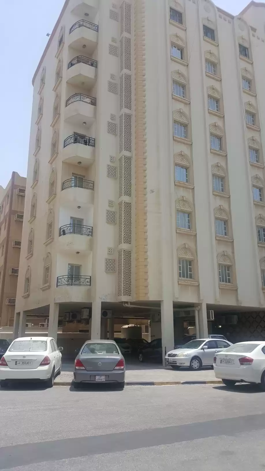 Residential Ready Property 3 Bedrooms S/F Apartment  for sale in Al Sadd , Doha #18676 - 1  image 