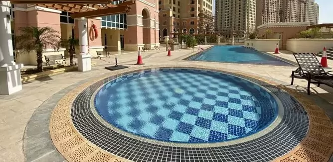 Residential Ready Property Studio S/F Apartment  for rent in The-Pearl-Qatar , Doha-Qatar #18755 - 4  image 