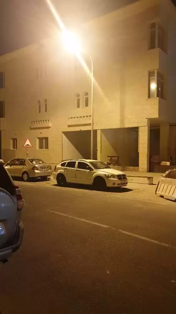 Wohn Klaar eigendom 3 Schlafzimmer U/F Wohnung  zu verkaufen in Doha #18793 - 1  image 