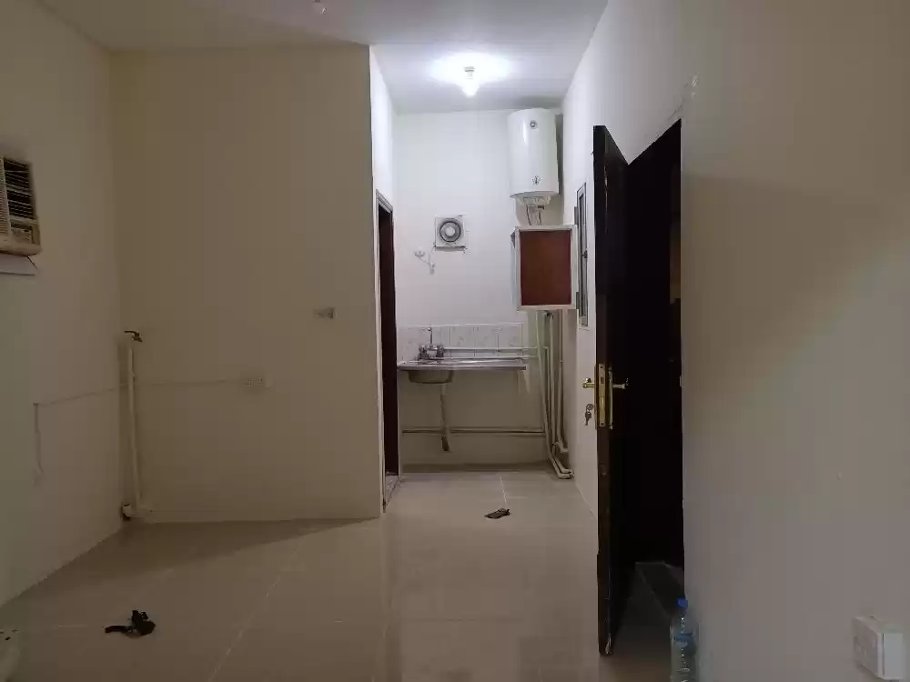 Residential Ready Property 1 Bedroom U/F Apartment  for rent in Al Sadd , Doha #18816 - 1  image 