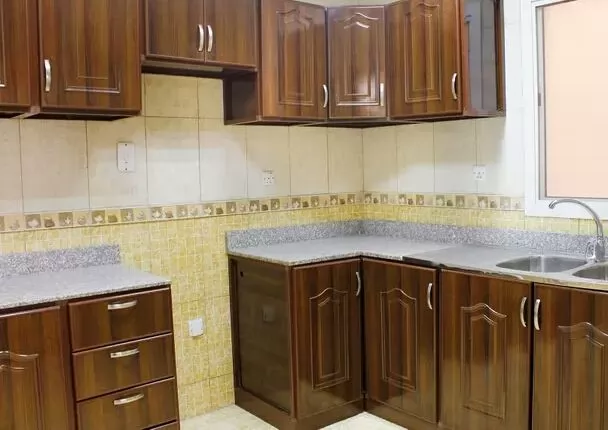Residential Ready Property 3 Bedrooms U/F Apartment  for rent in Al Wakrah #18844 - 4  image 