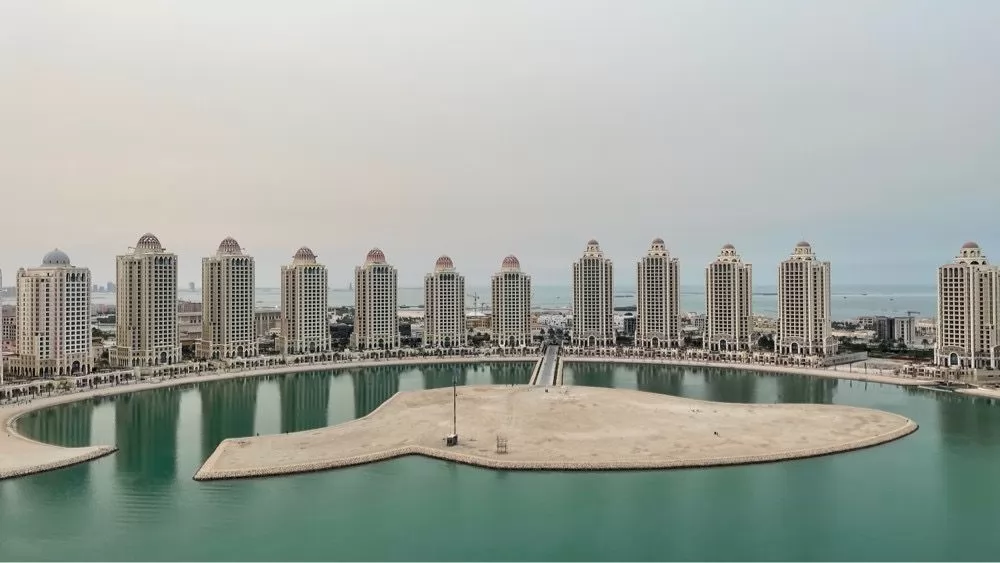 Residential Ready Property 2 Bedrooms S/F Apartment  for sale in The-Pearl-Qatar , Doha-Qatar #18849 - 1  image 