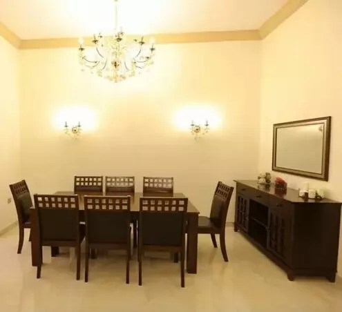Residential Ready Property 3 Bedrooms F/F Apartment  for rent in Fereej-Bin-Mahmoud , Doha-Qatar #18920 - 2  image 