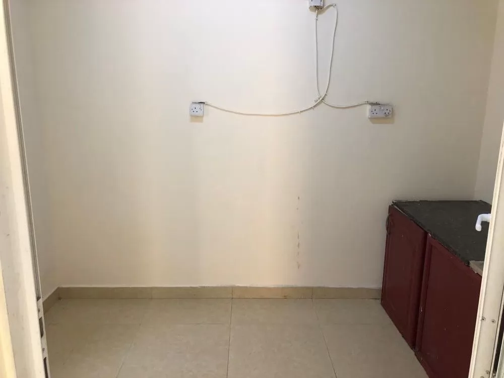 Residential Ready Property 1 Bedroom U/F Apartment  for rent in Al-Rayyan #18952 - 1  image 