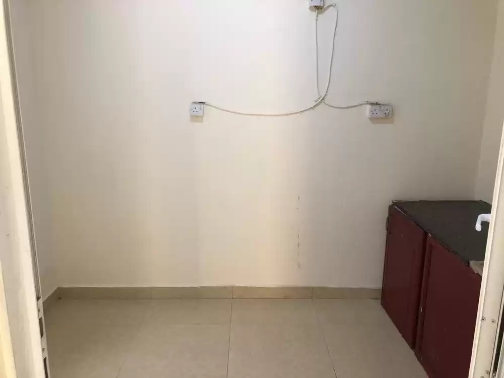 Residential Ready Property 1 Bedroom U/F Apartment  for rent in Al Sadd , Doha #18952 - 1  image 