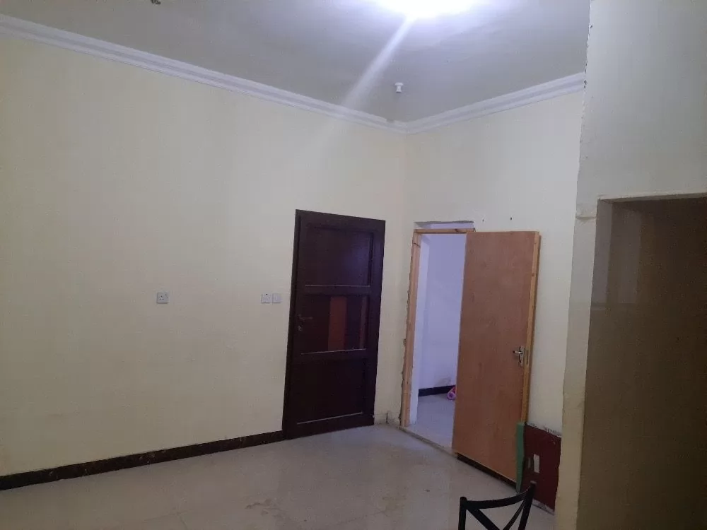 Residential Ready Property 2 Bedrooms S/F Apartment  for rent in Al-Rayyan #19042 - 1  image 