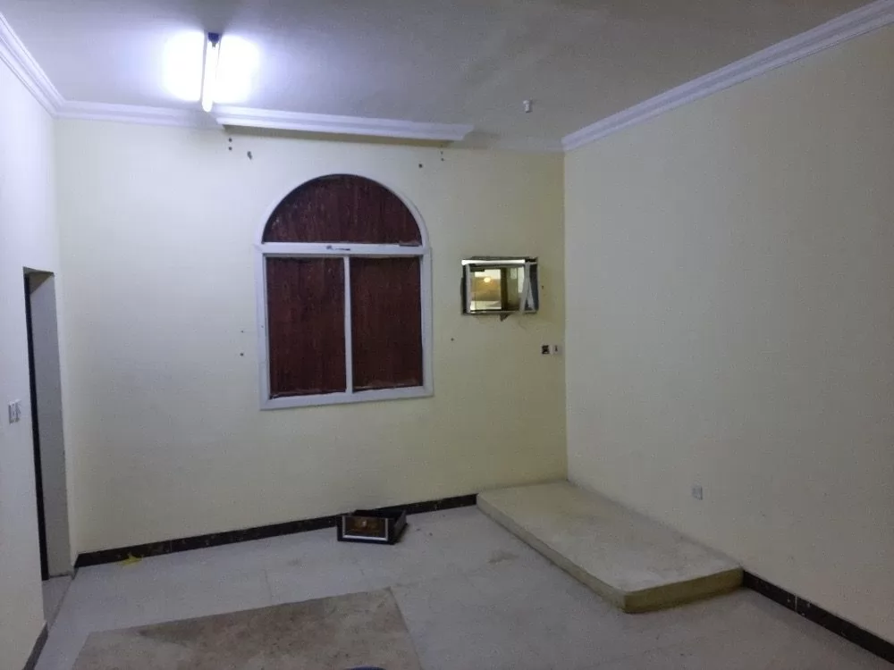 Residential Ready Property 2 Bedrooms S/F Apartment  for rent in Al-Rayyan #19042 - 2  image 