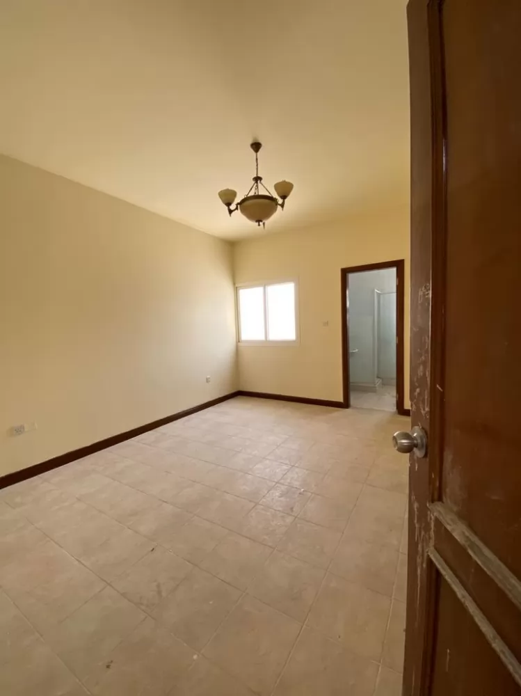 Residential Ready Property 6 Bedrooms U/F Apartment  for rent in Doha #19051 - 1  image 