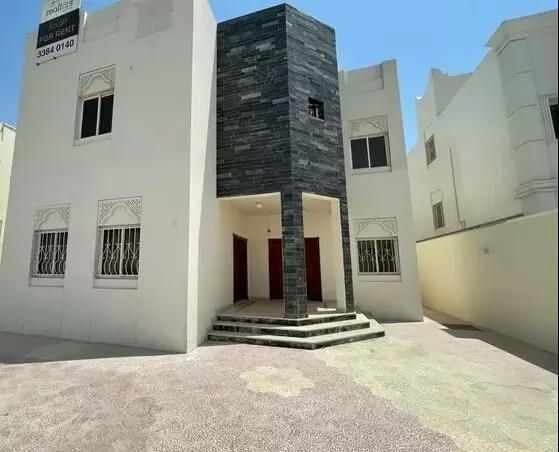 Commercial Property 4 Bedrooms S/F Standalone Villa  for rent in Doha-Qatar #19081 - 1  image 