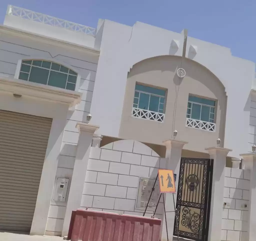 Residential Ready Property Studio U/F Apartment  for rent in Al Sadd , Doha #19092 - 1  image 