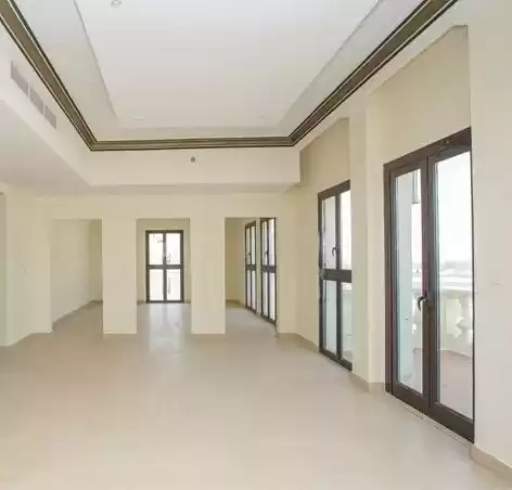 Residential Ready Property 5 Bedrooms S/F Duplex  for rent in Al Sadd , Doha #19274 - 1  image 
