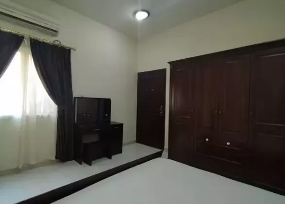 Residential Ready Property 2 Bedrooms F/F Townhouse  for rent in Al-Aziziyah , Doha-Qatar #19295 - 3  image 