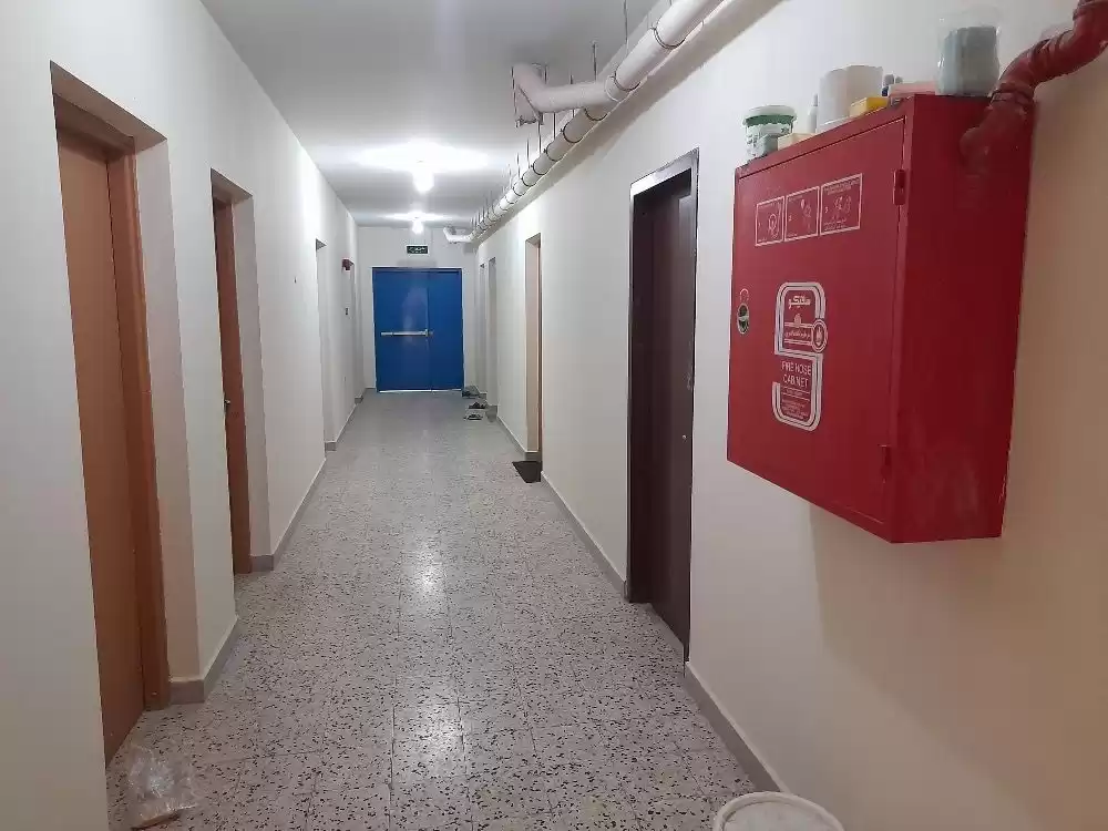 Comercial Listo Propiedad U / F Almacén  venta en al-sad , Doha #19342 - 1  image 