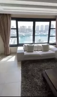 Residential Ready Property 2 Bedrooms F/F Townhouse  for rent in The-Pearl-Qatar , Doha-Qatar #19384 - 1  image 