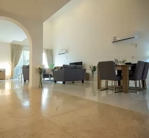 Residential Ready Property 2 Bedrooms F/F Townhouse  for rent in Al-Dafna , Doha-Qatar #19391 - 1  image 