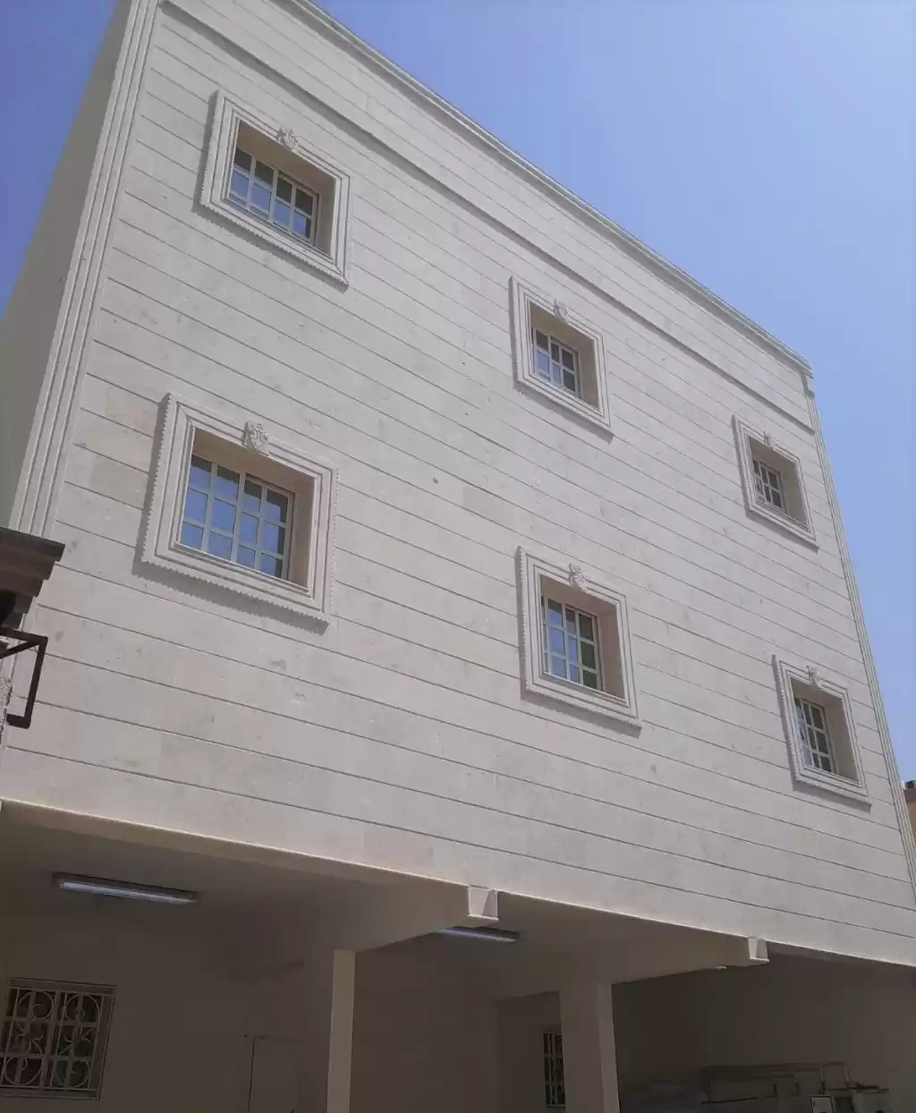 Résidentiel Propriété prête 7 chambres F / F Appartement  à vendre au Doha #19403 - 1  image 