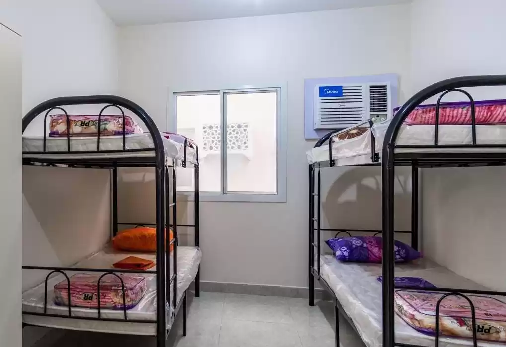 مسکونی املاک آماده 7+ اتاق خواب F/F اردوگاه کار  برای اجاره که در دوحه #19427 - 1  image 