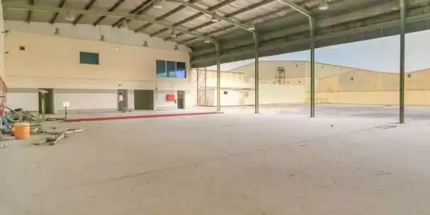 Reklam Hazır Mülk U/F Depo  kiralık içinde Doha #19461 - 1  image 