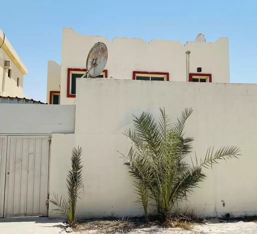 Commercial Ready Property S/F Standalone Villa  for rent in Doha #19464 - 1  image 
