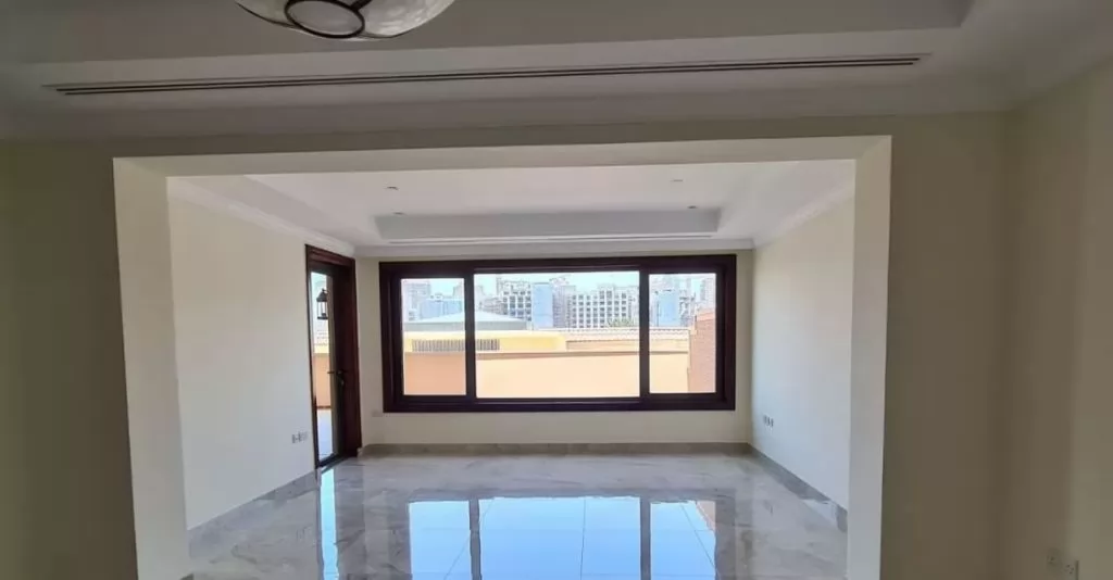 Mixed Use Ready Property 1 Bedroom U/F Townhouse  for rent in Al Sadd , Doha #19475 - 1  image 