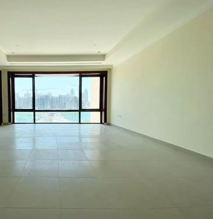 Mixed Use Ready Property 2 Bedrooms S/F Townhouse  for rent in The-Pearl-Qatar , Doha-Qatar #19486 - 1  image 