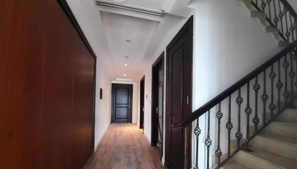 Mixed Use Ready Property 4+maid Bedrooms S/F Townhouse  for rent in The-Pearl-Qatar , Doha-Qatar #19487 - 1  image 
