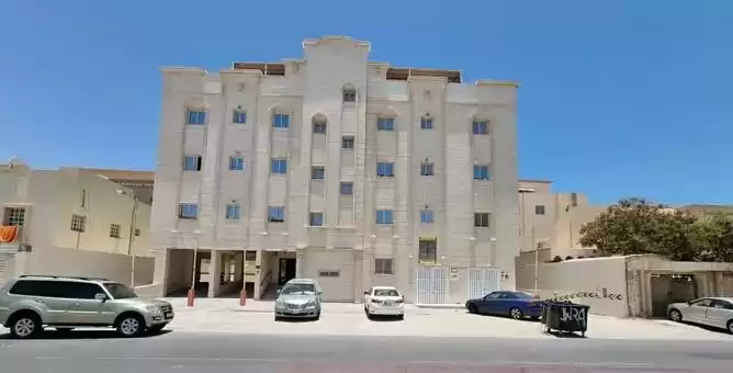 Жилой Готовая недвижимость 2 спальни Н/Ф Пентхаус  в аренду в Аль-Садд , Доха #19497 - 1  image 