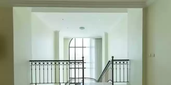 Residential Ready Property 4 Bedrooms S/F Penthouse  for rent in Al Sadd , Doha #19507 - 1  image 