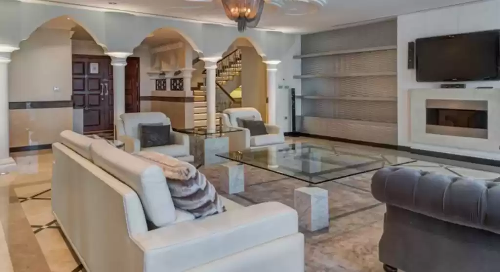 Mixed Use Ready Property 7+ Bedrooms F/F Penthouse  for rent in Al Sadd , Doha #19537 - 1  image 
