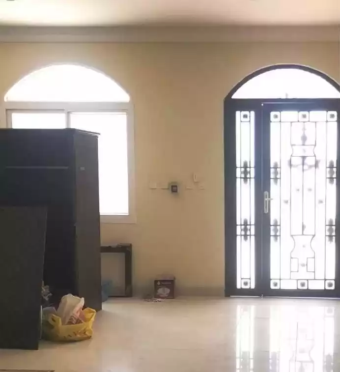 Mixed Use Ready Property 7+ Bedrooms U/F Standalone Villa  for rent in Al Sadd , Doha #19561 - 1  image 
