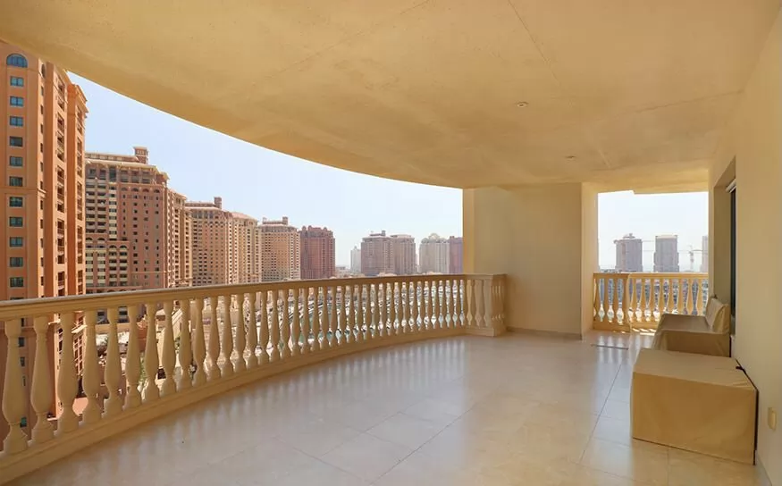 Wohn Klaar eigendom 3 Schlafzimmer F/F Wohnung  zu verkaufen in Al Sadd , Doha #19586 - 1  image 