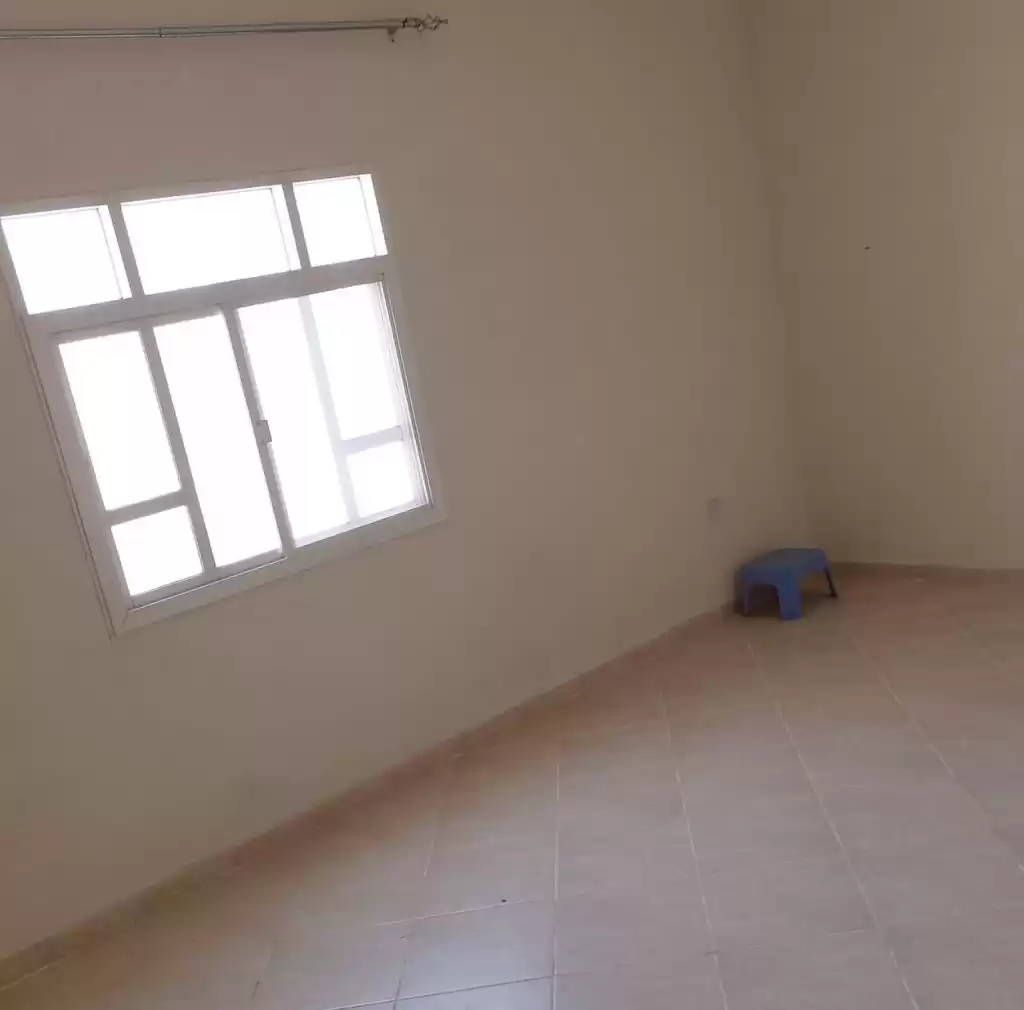 Residential Ready Property 3 Bedrooms S/F Labor Accommodation  for rent in Al Sadd , Doha #19597 - 1  image 