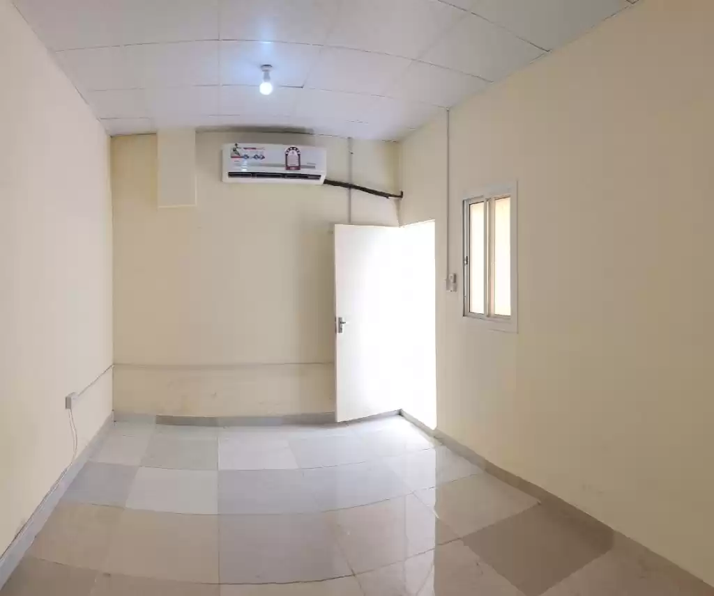 سكني عقار جاهز ستوديو غير مفروش سكن عمال  للإيجار في السد , الدوحة #19602 - 1  صورة 