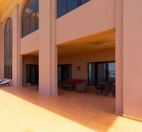 Residential Ready Property 3 Bedrooms F/F Penthouse  for rent in The-Pearl-Qatar , Doha-Qatar #19692 - 3  image 