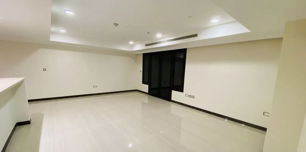 Residential Ready Property 2 Bedrooms S/F Apartment  for sale in The-Pearl-Qatar , Doha-Qatar #19711 - 2  image 