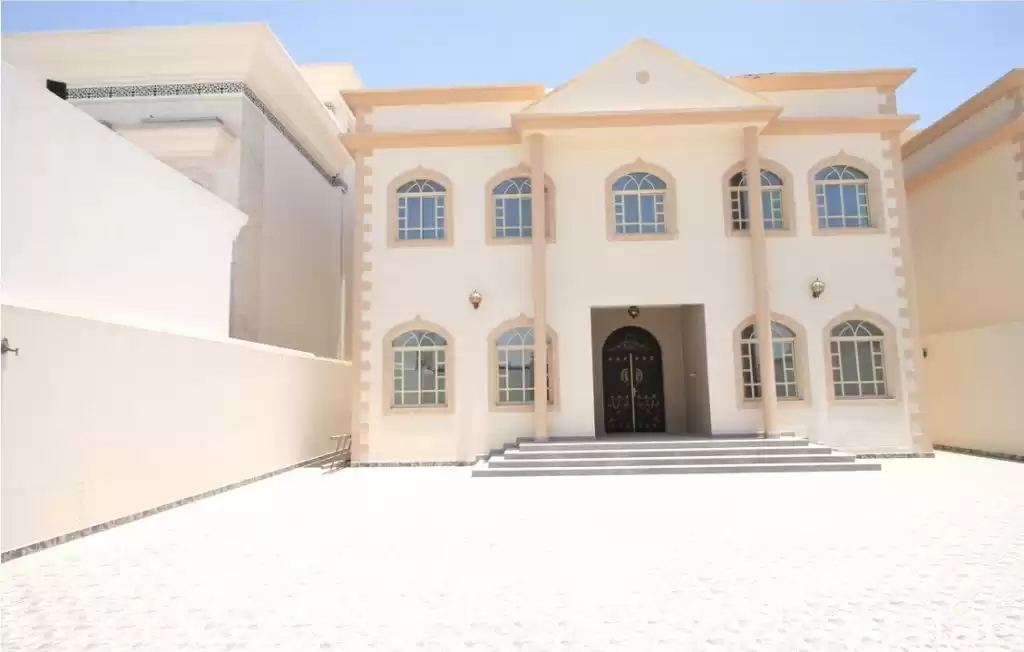 Wohn Klaar eigendom 6 Schlafzimmer U/F Alleinstehende Villa  zu verkaufen in Doha #19736 - 1  image 