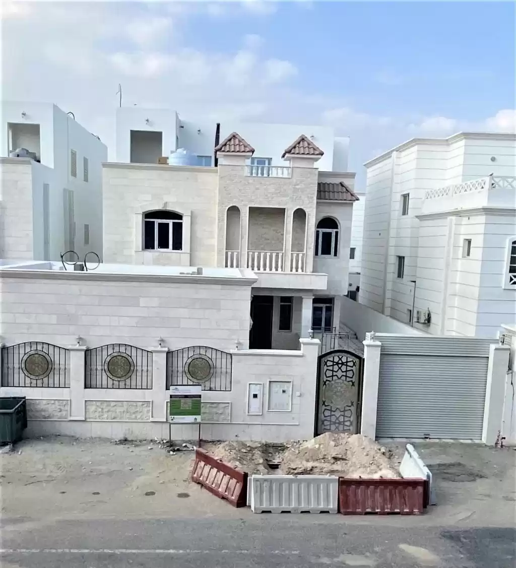 Residential Ready Property 6 Bedrooms U/F Standalone Villa  for sale in Al Sadd , Doha #19740 - 1  image 