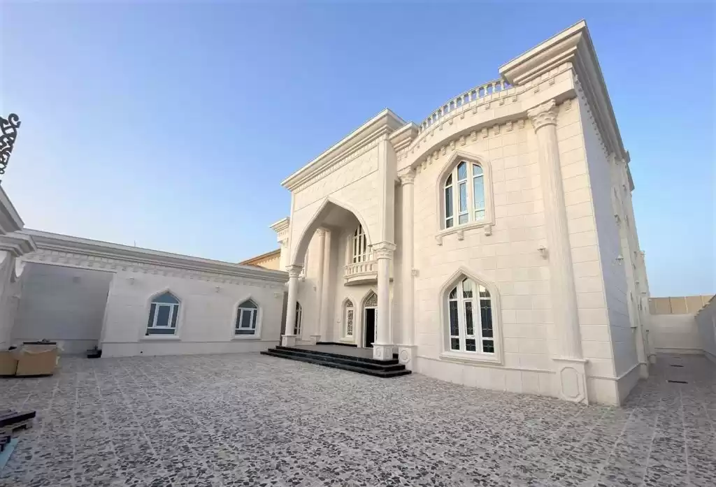 Résidentiel Propriété prête 7+ chambres U / f Villa autonome  à vendre au Al-Sadd , Doha #19746 - 1  image 