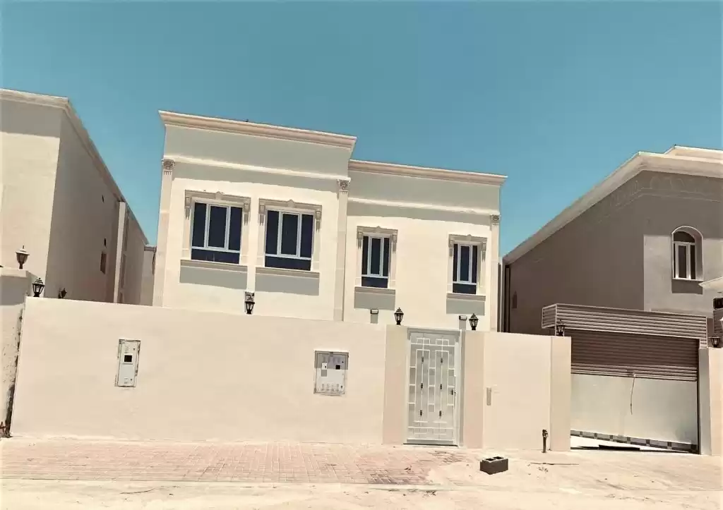 yerleşim Hazır Mülk 5 Yatak Odası U/F Müstakil Villa  satılık içinde Doha #19749 - 1  image 