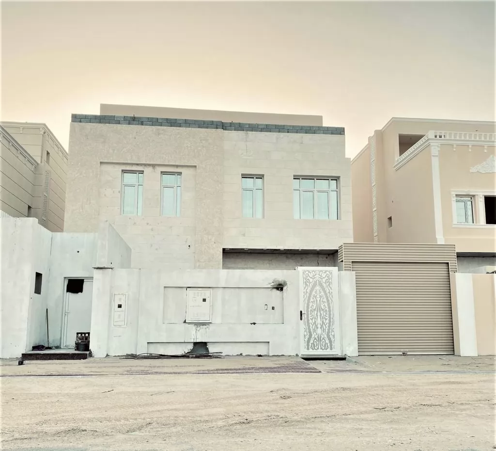 Residential Ready Property 6 Bedrooms U/F Standalone Villa  for sale in Al-Rayyan #19750 - 1  image 